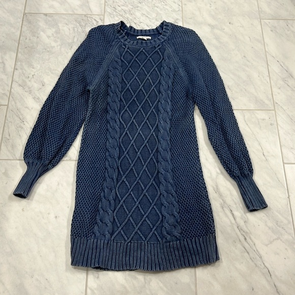 American Eagle Outfitters Dresses & Skirts - American Eagle sweater dress